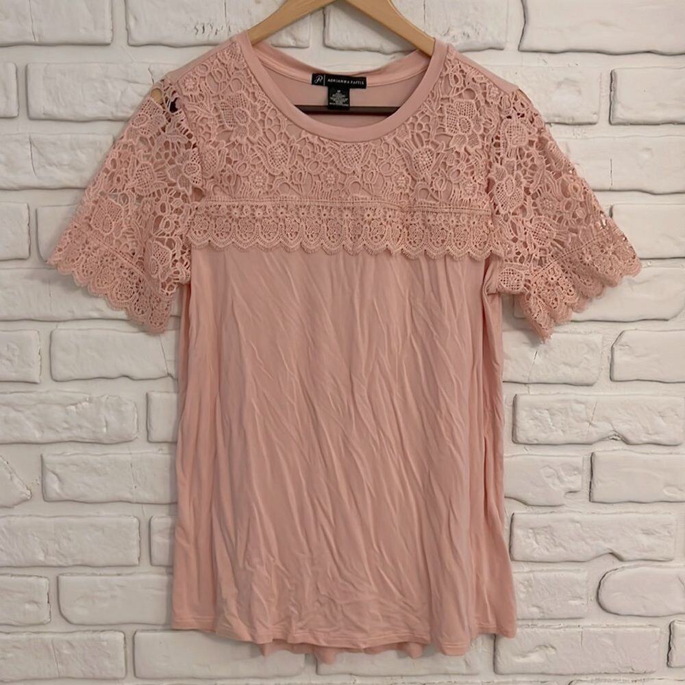 Adrianna Papell lace top size medium